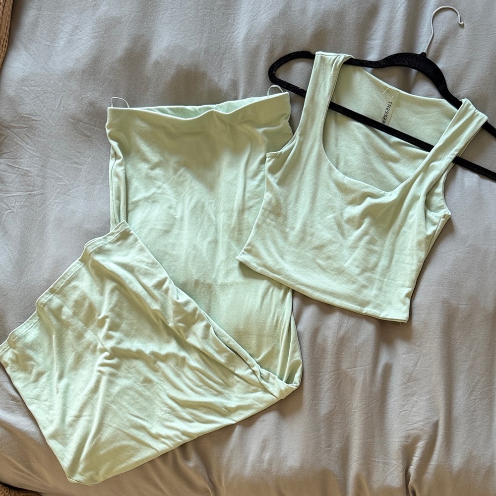 Chic Light Green Two-Piece Outfit
